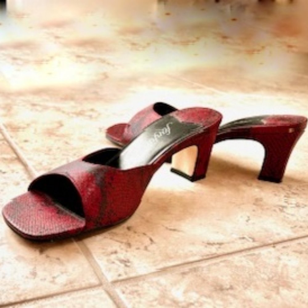 LOVE A SHOE WITH A SQUARE HEEL!